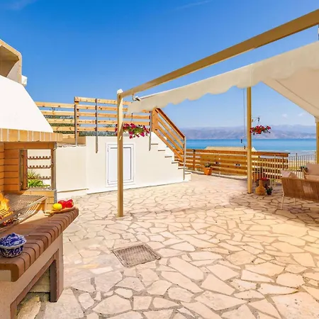Villa Dimakos By *